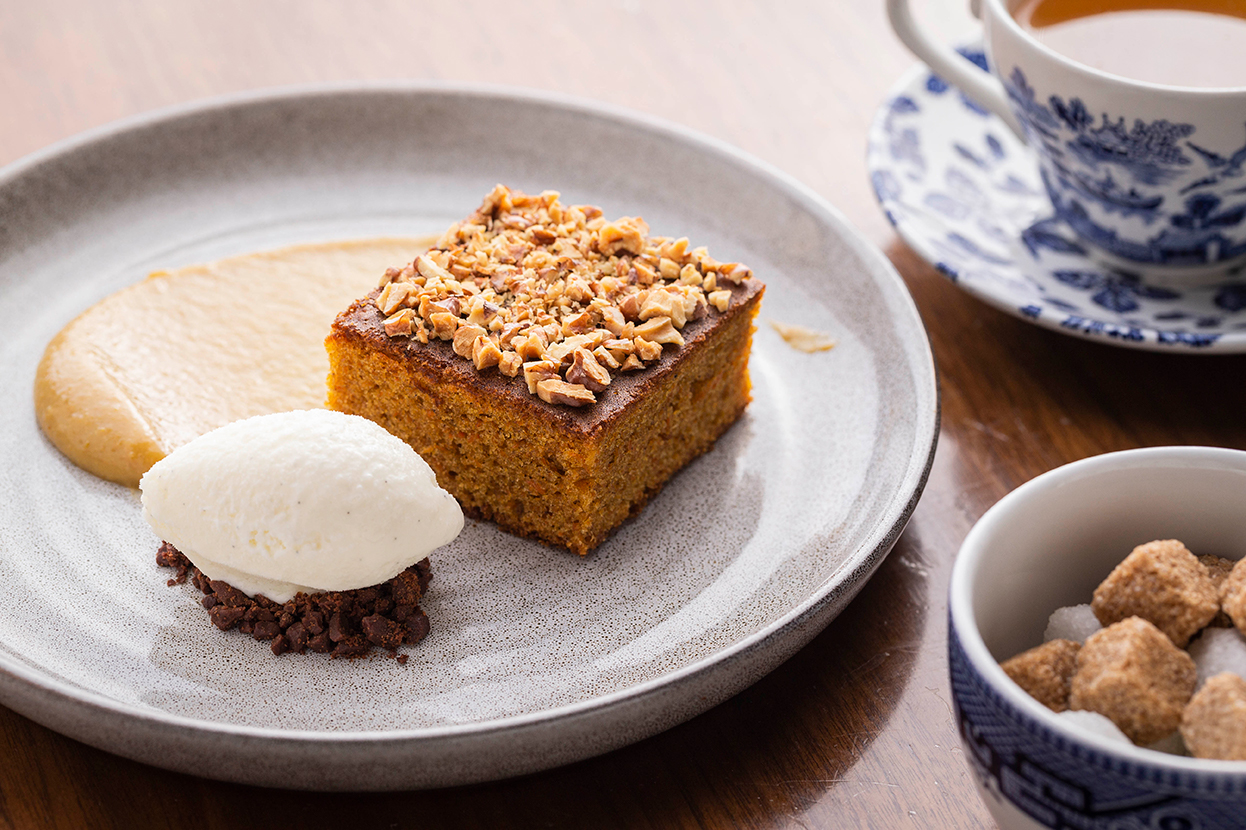 Bread Street Kitchen Carrot cake, raisin rum gel, toasted walnuts, cream cheese ice cream (Marina Bay Sands)