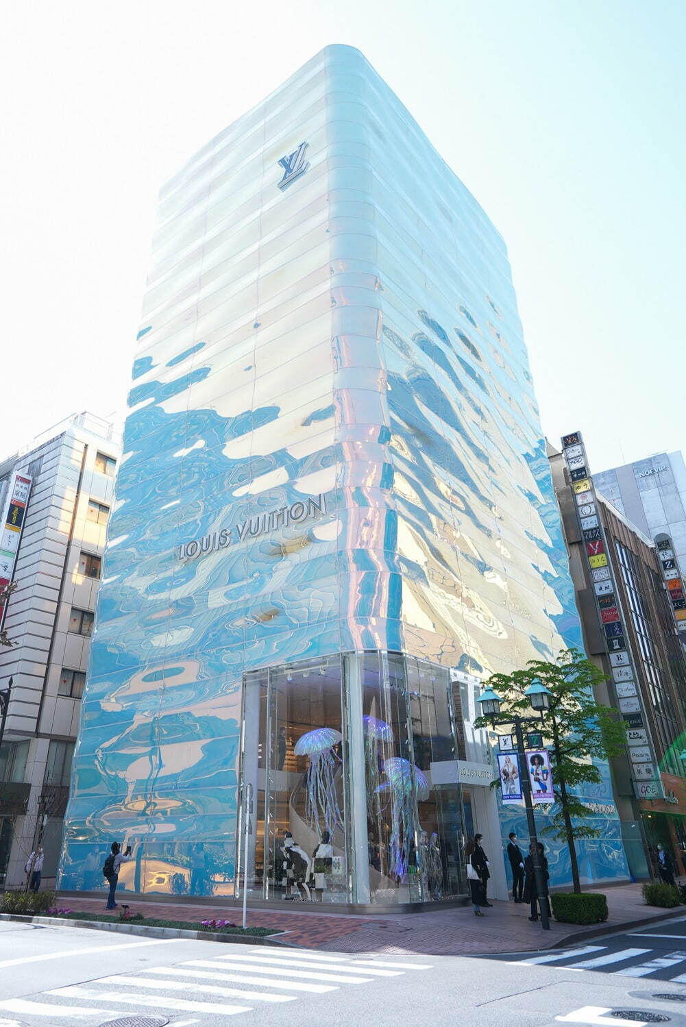 Louis Vuitton Ginza Namiki-dori store opened on March 20, 2021