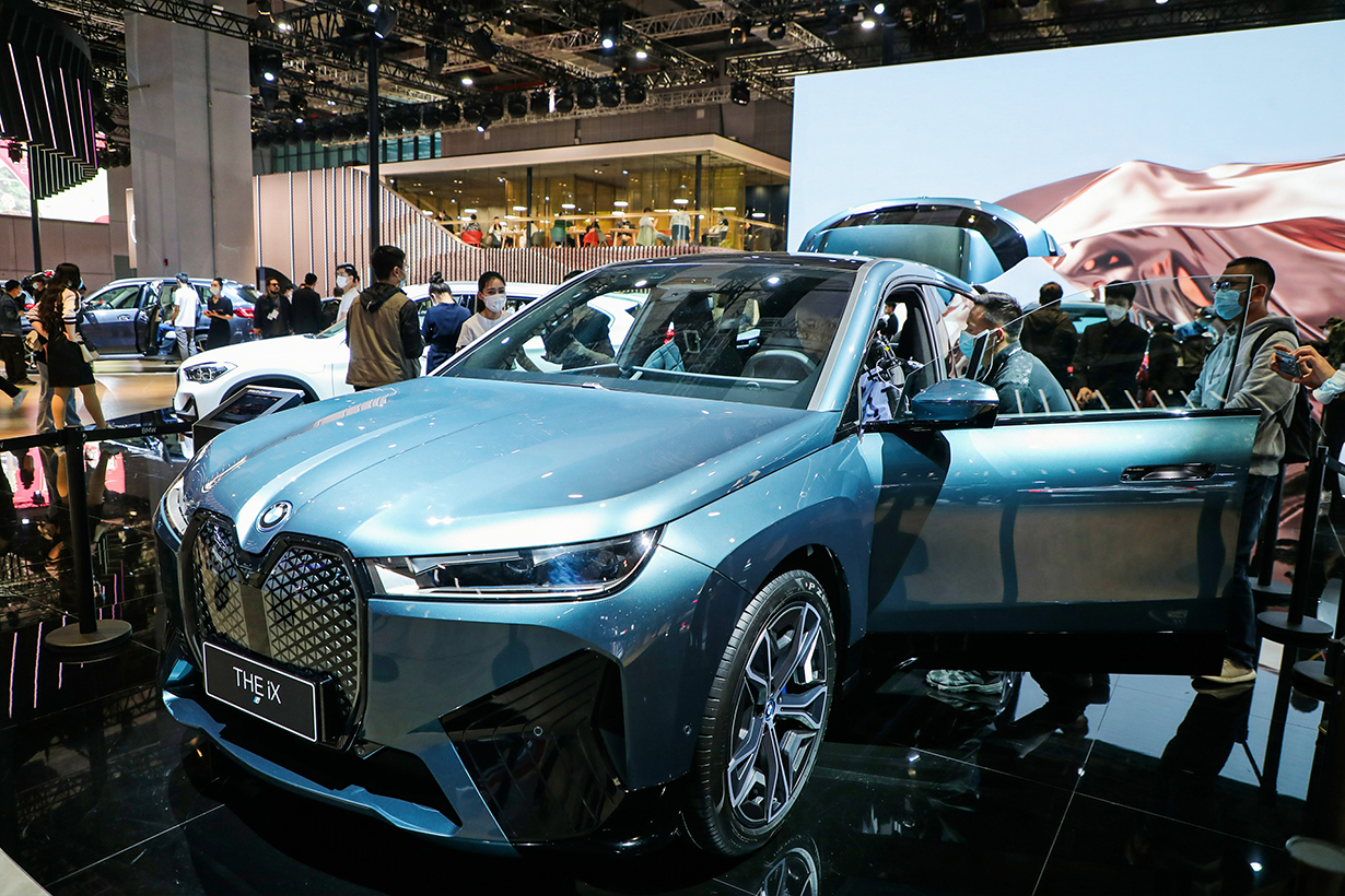 BMW iX at Auto Shanghai 2021