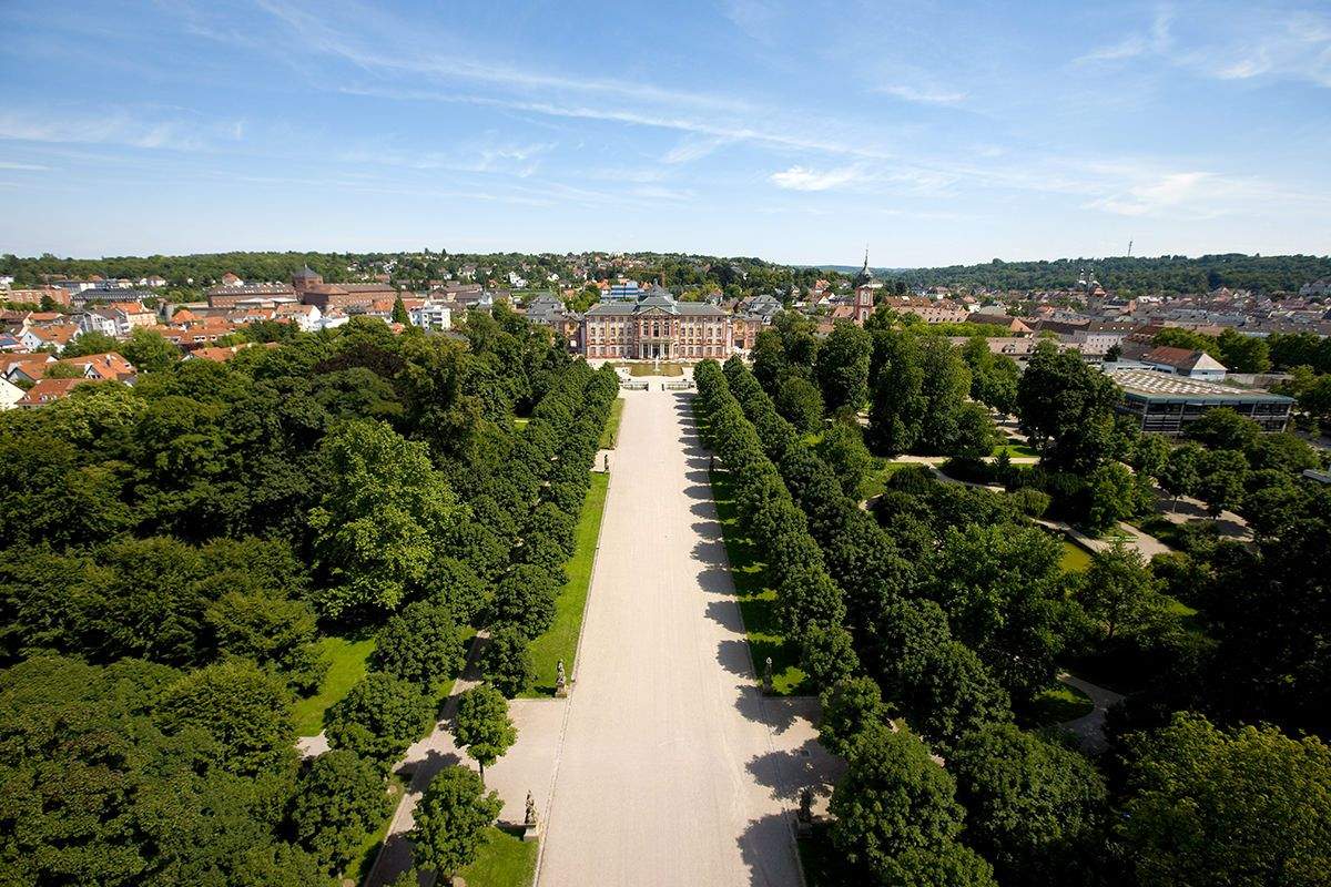 Bruchsal Palace, Avenue in front of the palace. 