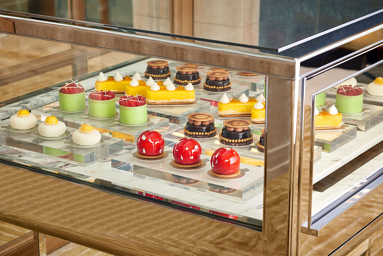 Republic Vitrine (Miniature Cakes) at The Ritz-Carlton, Millenia Singapore