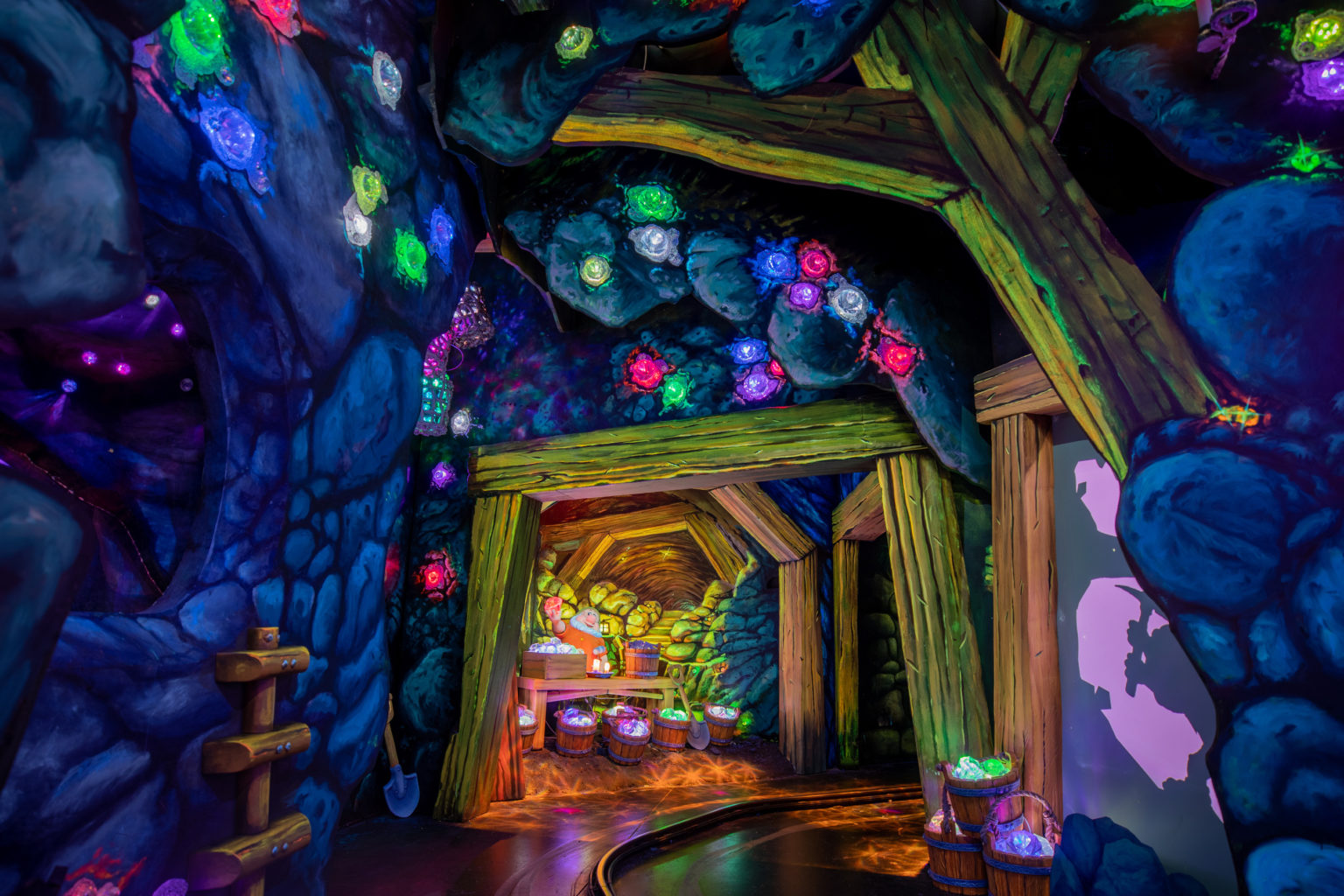 Disneyland’s Snow White’s Enchanted Wish ride now has new scenes