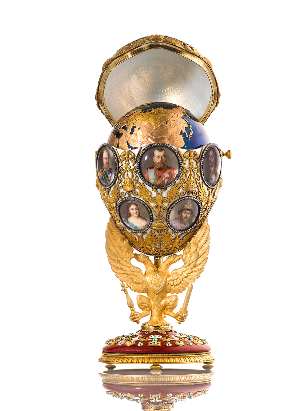 Romanov Tercentenary Egg, Fabergé. Chief Workmaster Henrik Wigström (1862-1923), egg made from gold, silver, diamonds, turquoise, rock crystal, purpurine, enamel, watercolour on ivory; surprise made of steel, varicoloured gold, enamel, 1913 © The Moscow Kremlin Museums