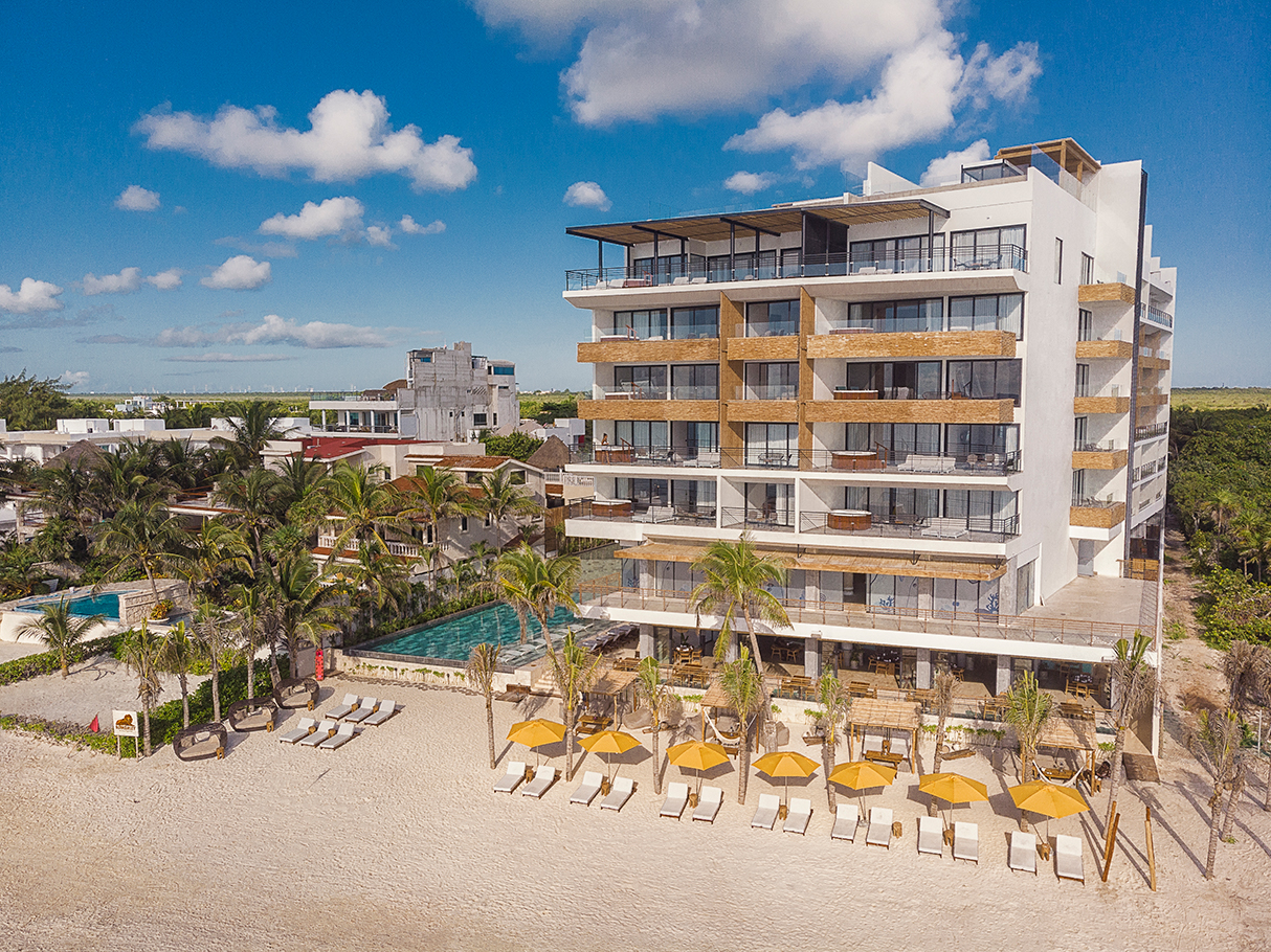 The Fives Oceanfront - Exterior Beach (The Fives Oceanfront - Puerto Morelos)