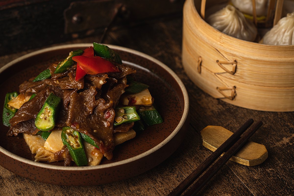 Mott 32 Stir-fried Beef with Okra, bamboo shoot, and chilies