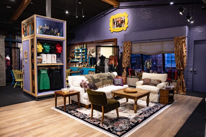 Central Perk Café and the Friends boutique at Warner Bros. Studio Tour Hollywood