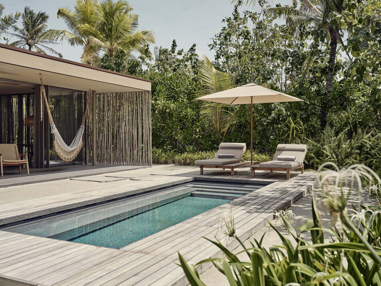 Patina Hotel Maldives pool