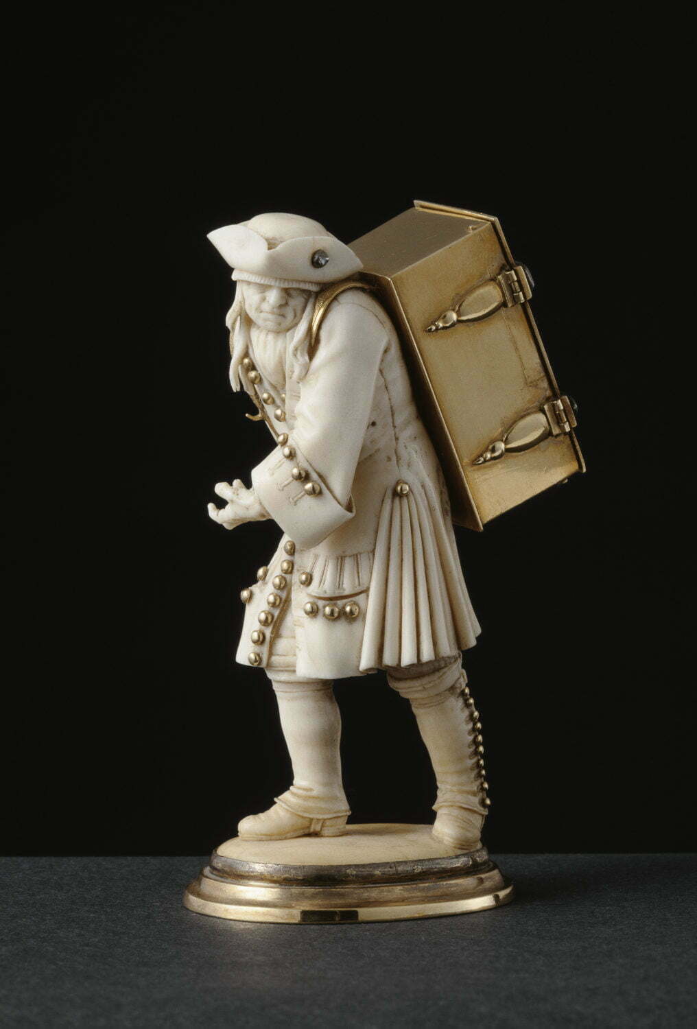 Statuette of a pedlar - RMN-Grand Palais (Louvre Museum)