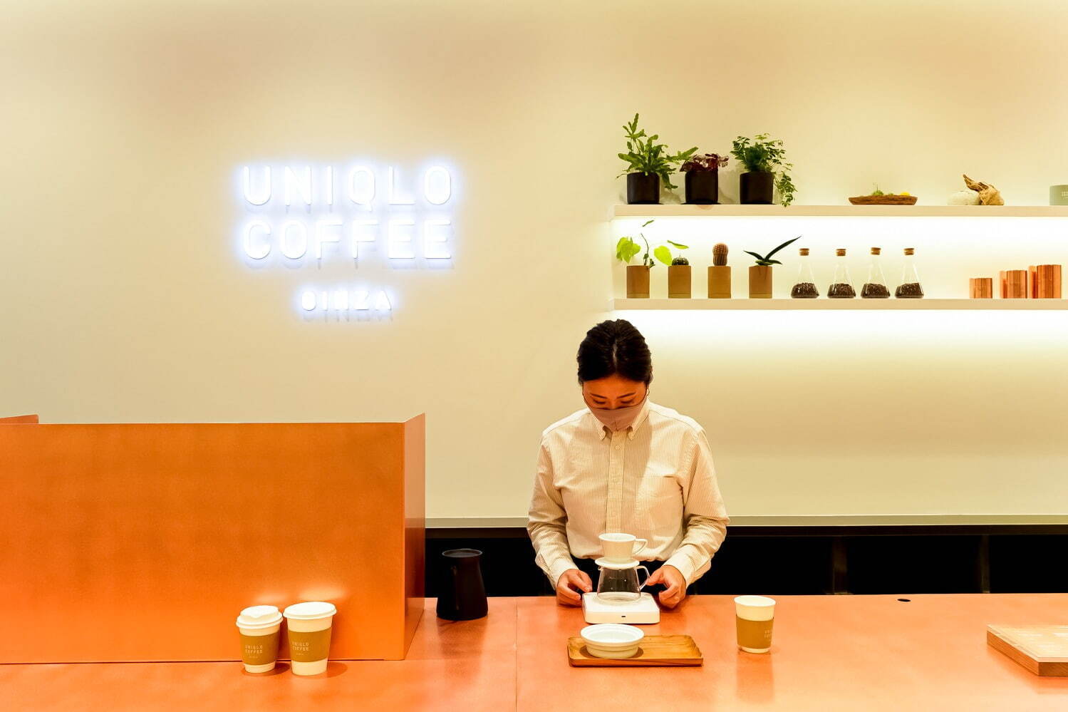 UNIQLO’s global flagship store in Ginza - UNIQLO COFFEE