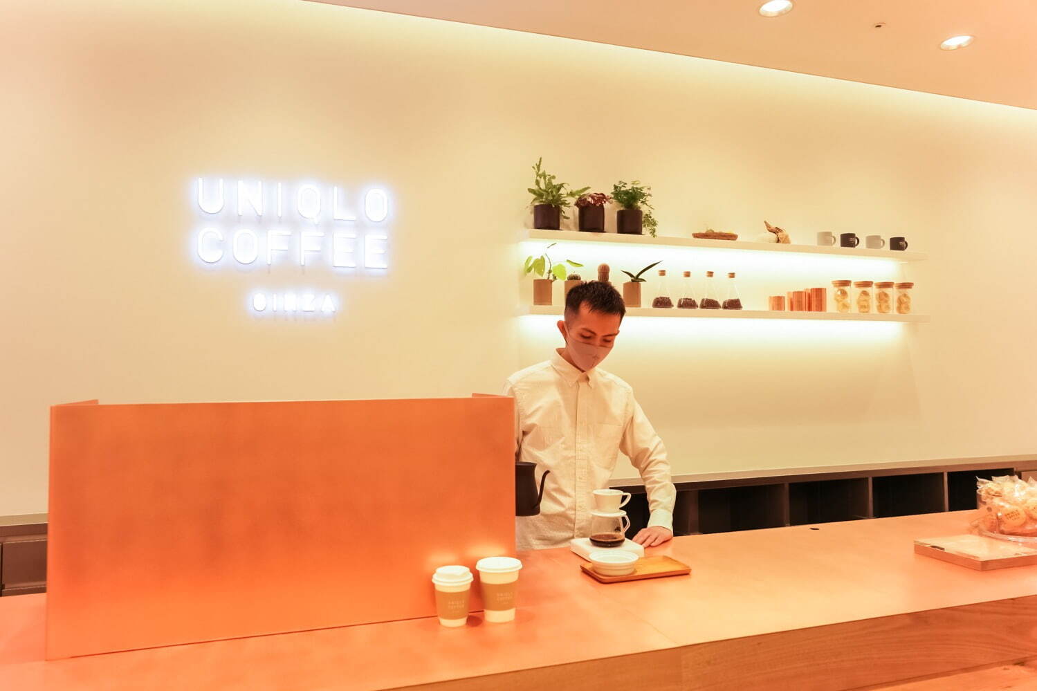 UNIQLO’s global flagship store in Ginza - UNIQLO COFFEE