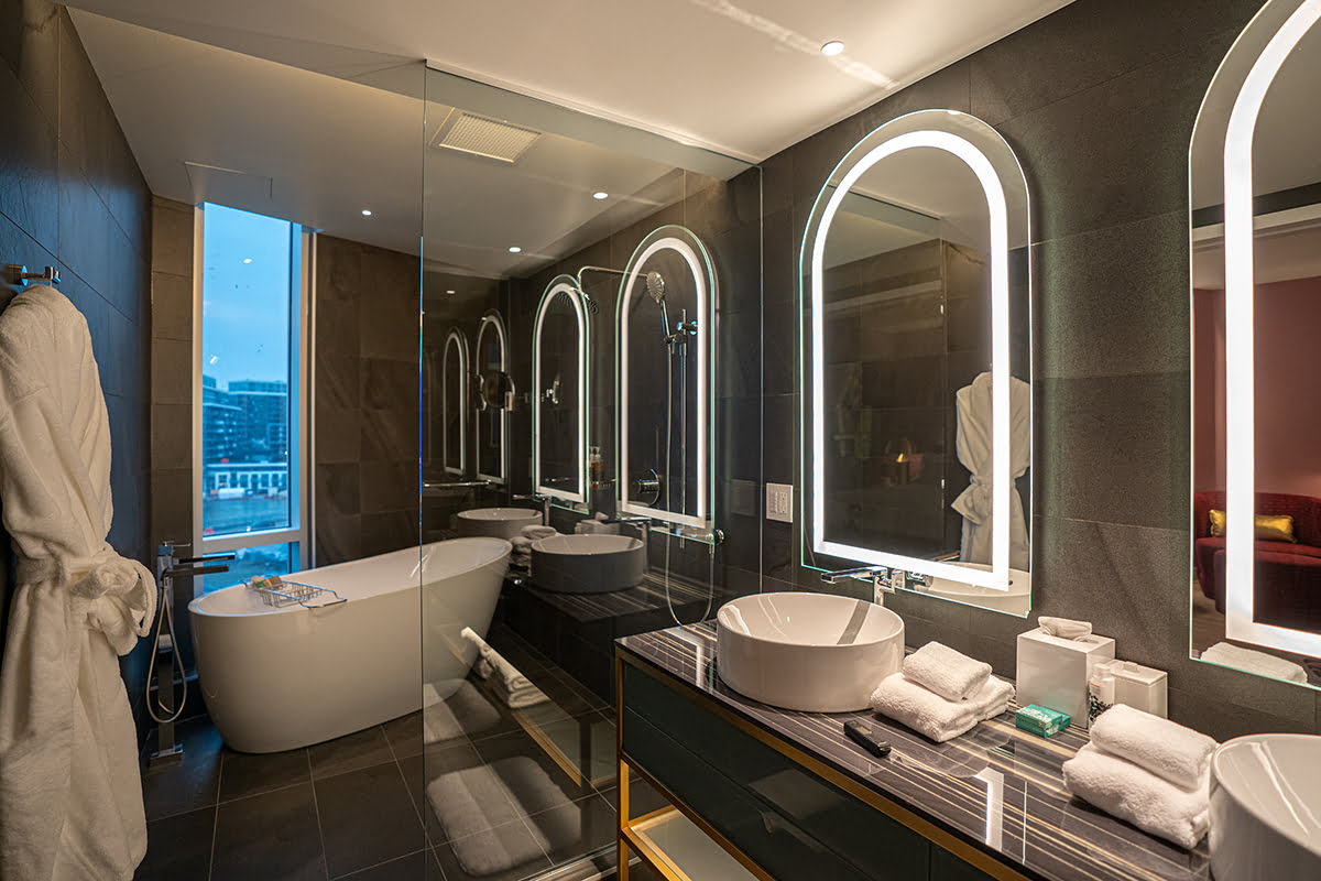 Bathroom Vanity & Soaker Tub - Versante Hotel