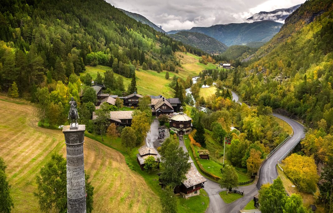 Here are some of the best places in Norway to experience the splendor of Norwegian autumn