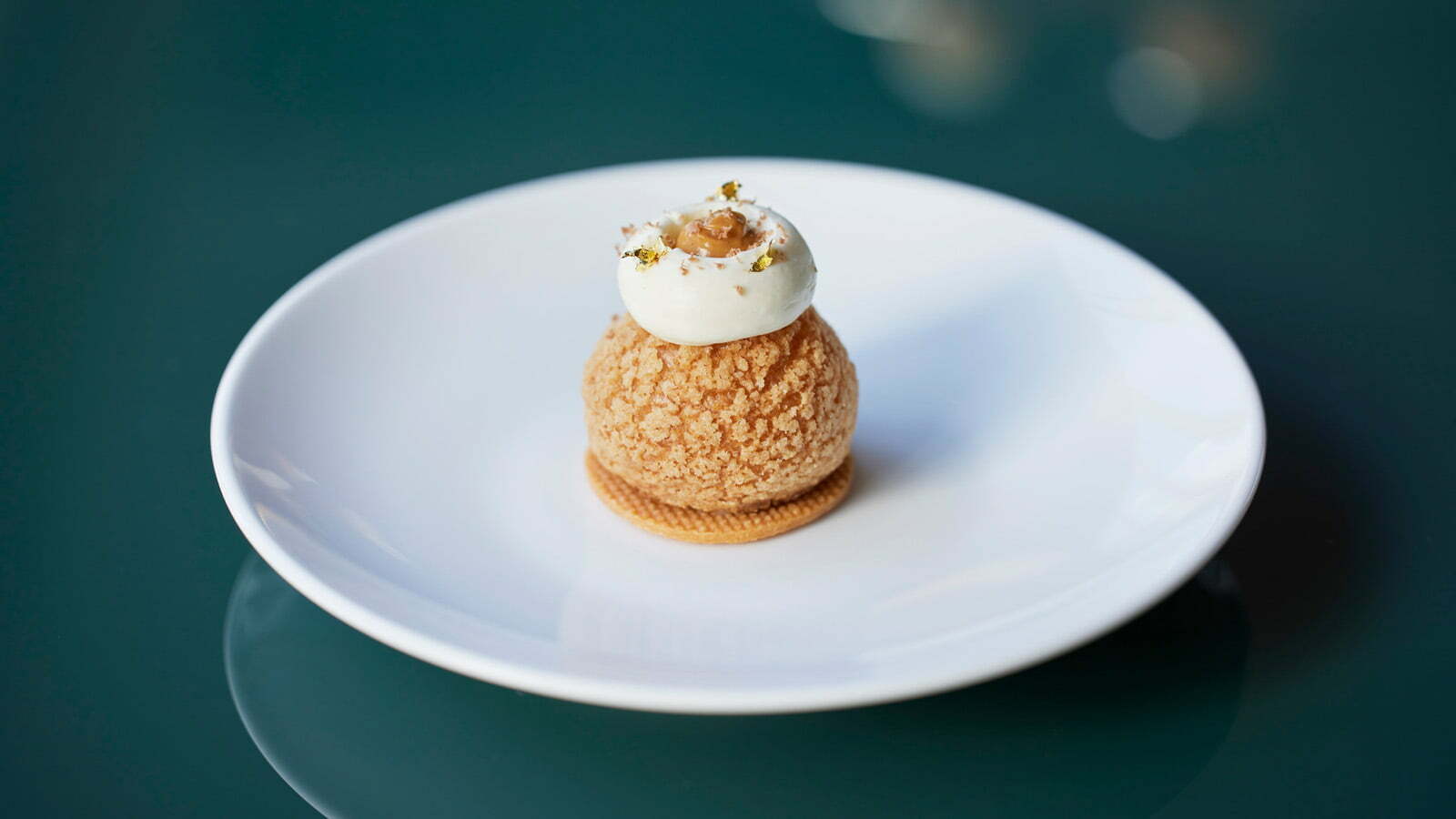 Golden Caramel Afternoon Tea at MAISON MARUNOUCHI in Tokyo