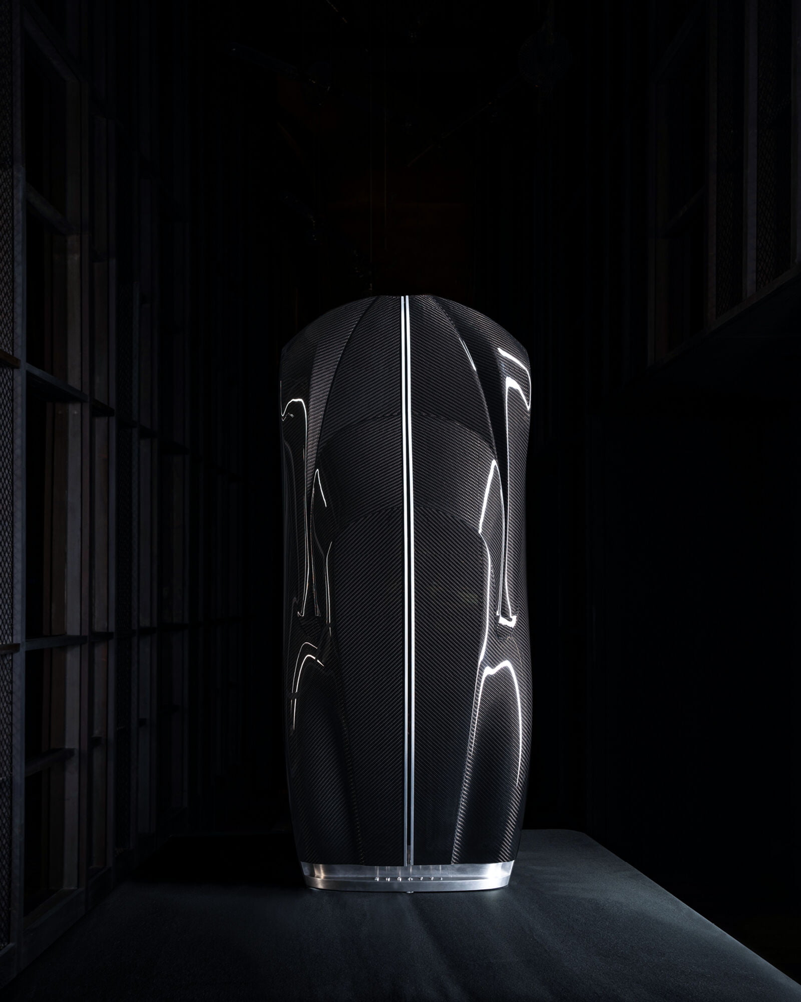 Bugatti x Champagne Carbon champagne - La Bouteille Noire 