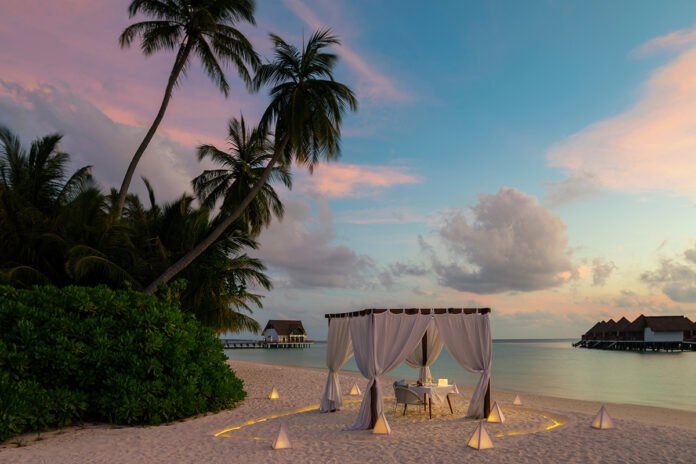 Romantic Dinner at Mercure Maldives Kooddoo