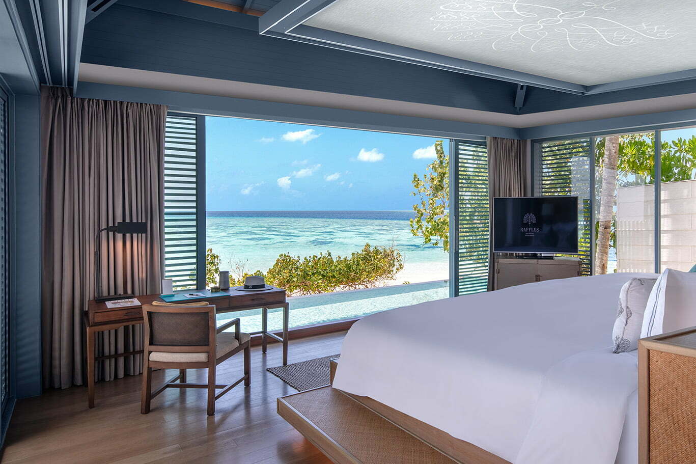 Raffles Maldives, Royal Residence Bedroom