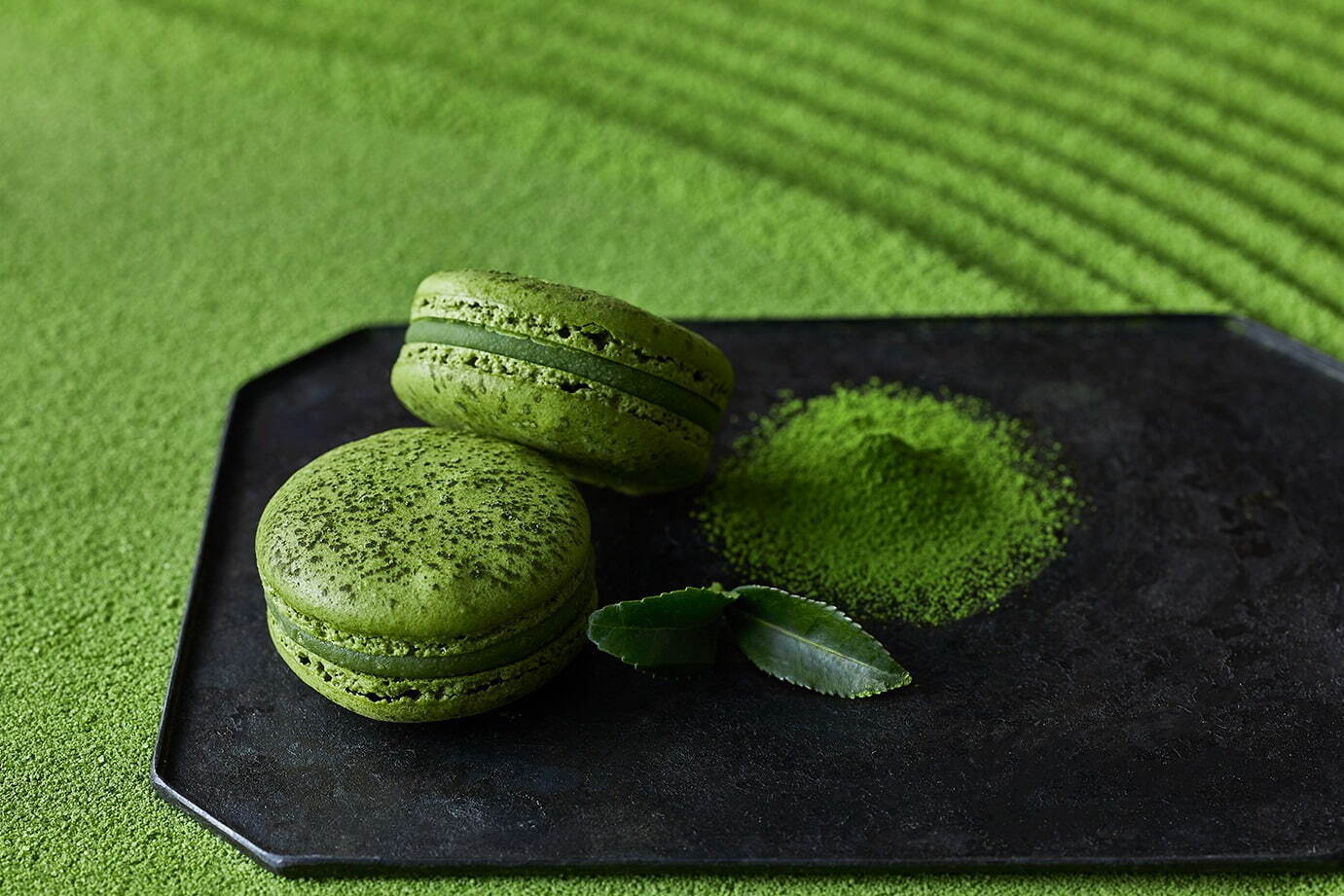 Matcha macaron from Lindt