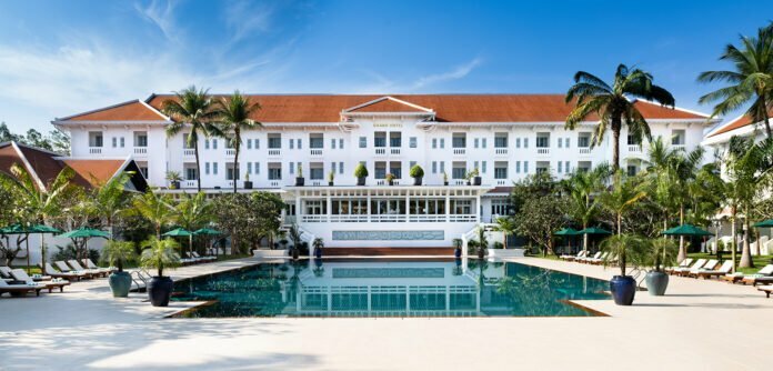 Raffles Grand Hotel d'Angkor Swimming Pool