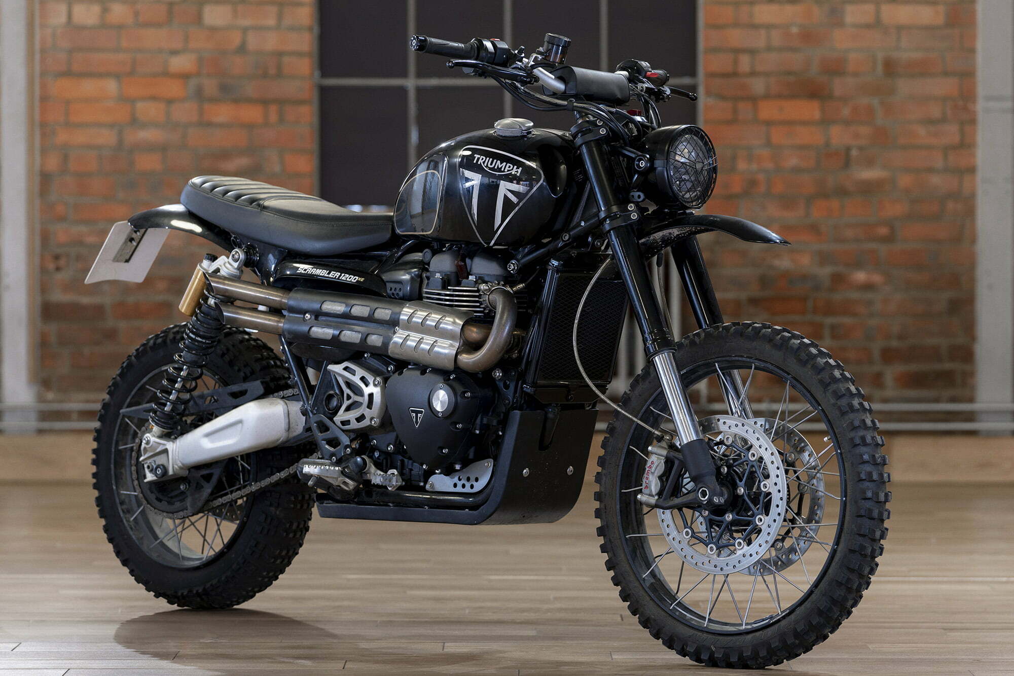 NO TIME TO DIE TRIUMPH SCRAMBLER 1200 XE 