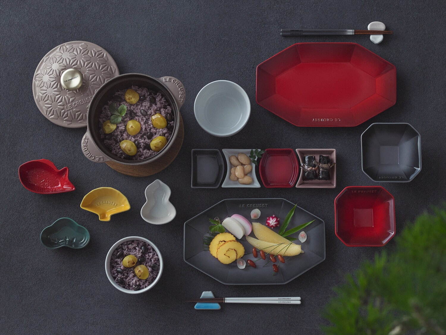 Le Creuset - New! 🌸 The Saucepan with Flower Knob is cheerful and sweet -  and useful too, thanks to its even heat distribution and precise  temperature control. Saucepan with Flower Knob