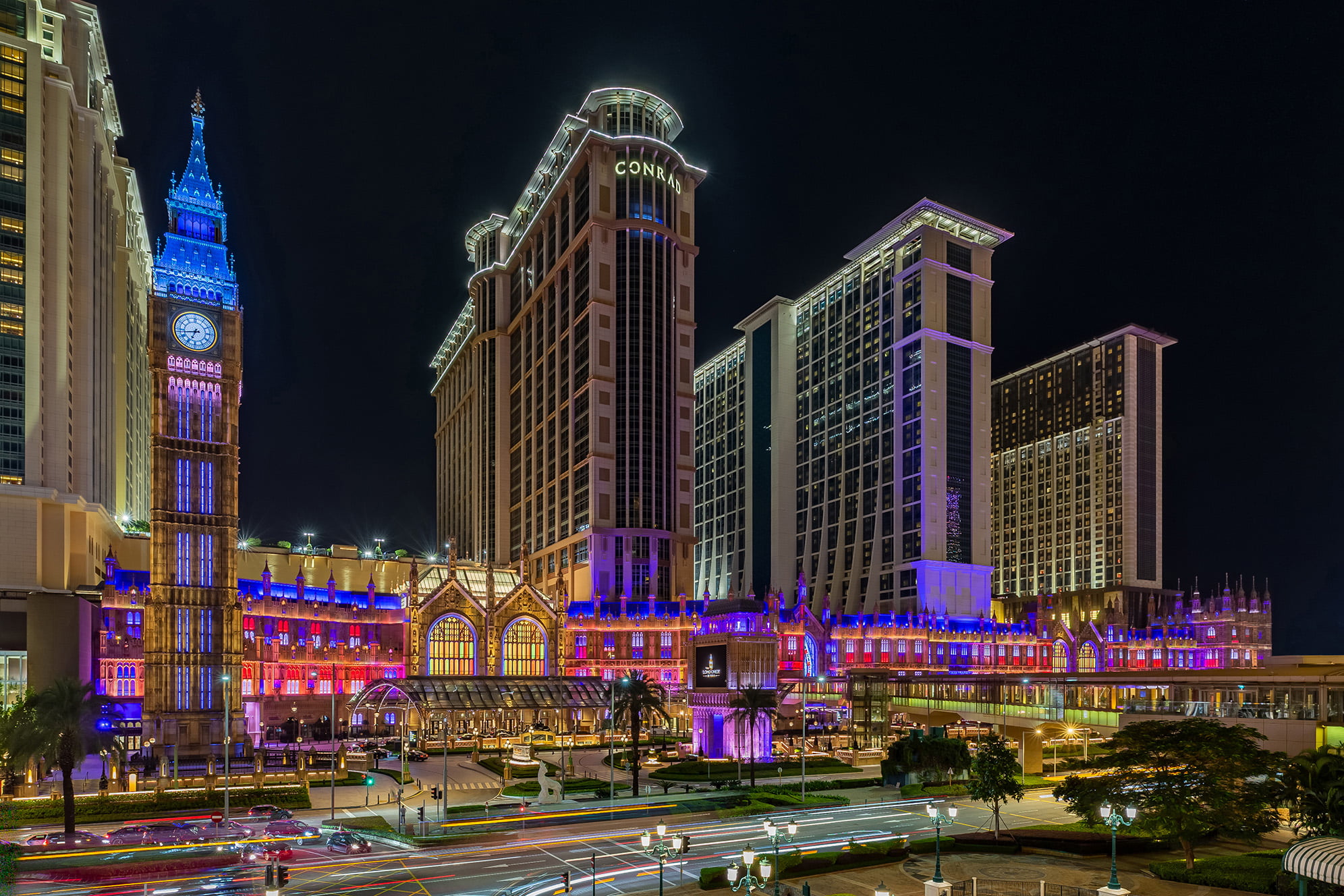 The Londoner Light and Sound Spectacular lights up Cotai Strip nightly, offering a superb photo-taking backdrop.