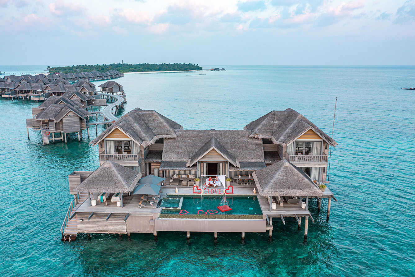  A Suite Escape at Vakkaru Overwater Residence