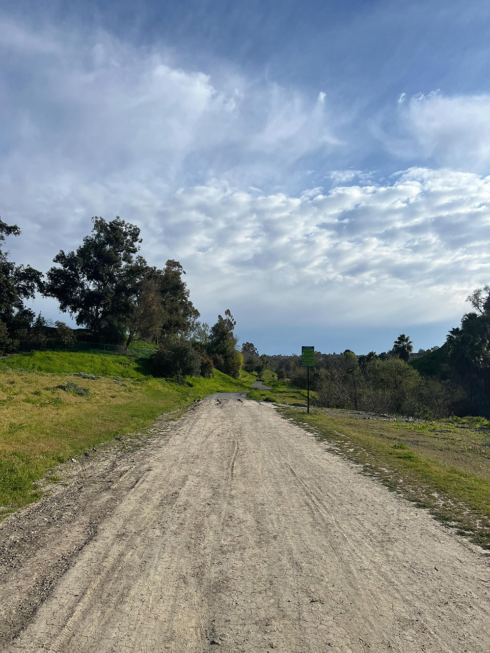 Oso Creek Trail in Mission Viejo, California (Photo by Julie Nguyen)