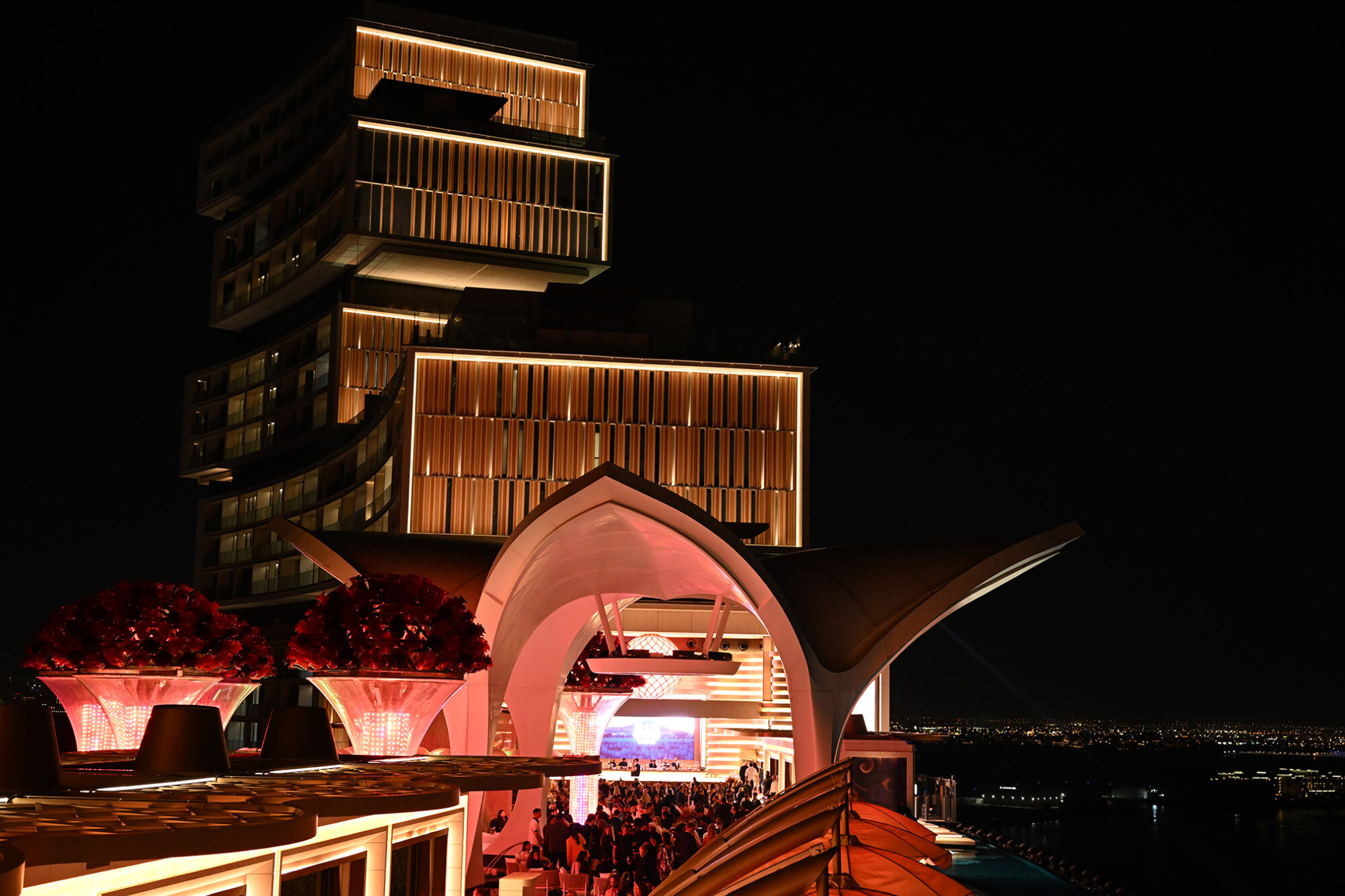 Atlantis The Royal's Cloud 22 Skypool