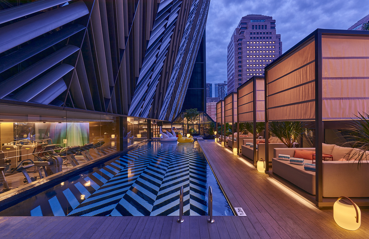 PSO Beach Club - Pullman Singapore Orchard