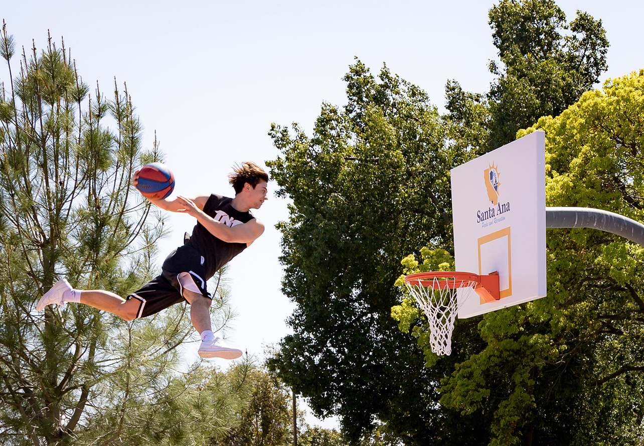 BJ’s Restaurant & Brewhouse® Honors Roots with Santa Ana Basketball Court Renovation (Photo by: Julie Nguyen)