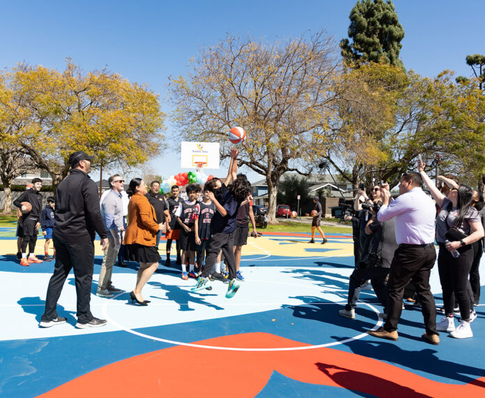 BJ’s Restaurant & Brewhouse® Honors Roots with Santa Ana Basketball Court Renovation (Photo by: Julie Nguyen)