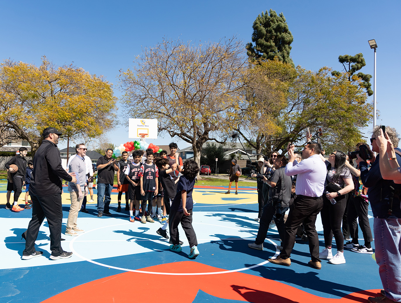 BJ’s Restaurant & Brewhouse® Honors Roots with Santa Ana Basketball Court Renovation (Photo by: Julie Nguyen)