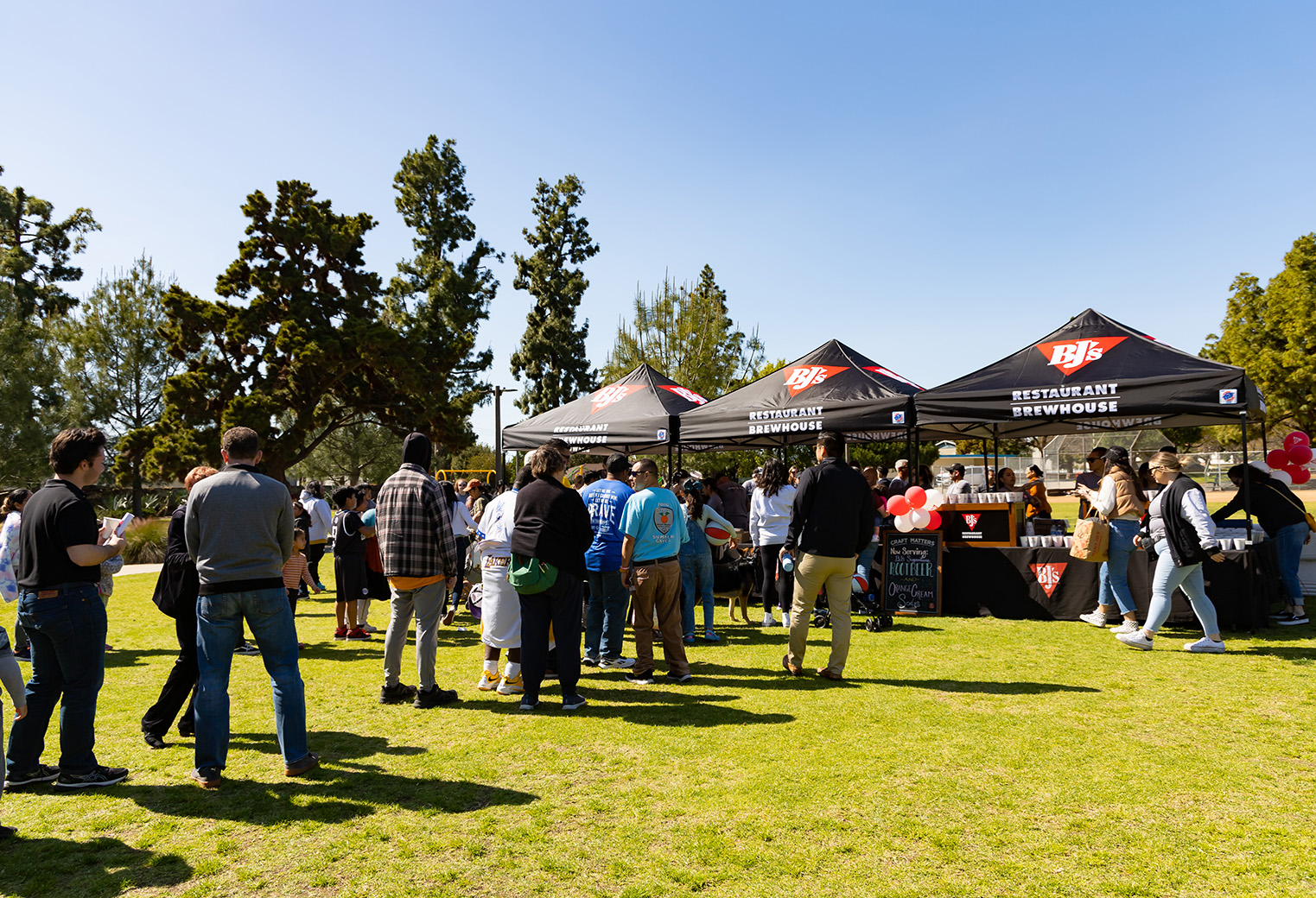 BJ’s Restaurant & Brewhouse® Honors Roots with Santa Ana Basketball Court Renovation (Photo by: Julie Nguyen)