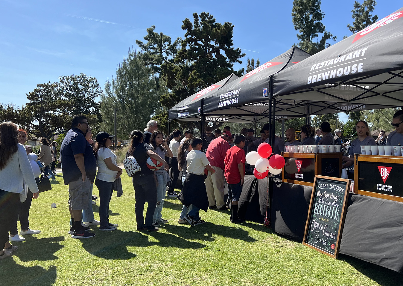 BJ’s Restaurant & Brewhouse® Honors Roots with Santa Ana Basketball Court Renovation (Photo by: Julie Nguyen)