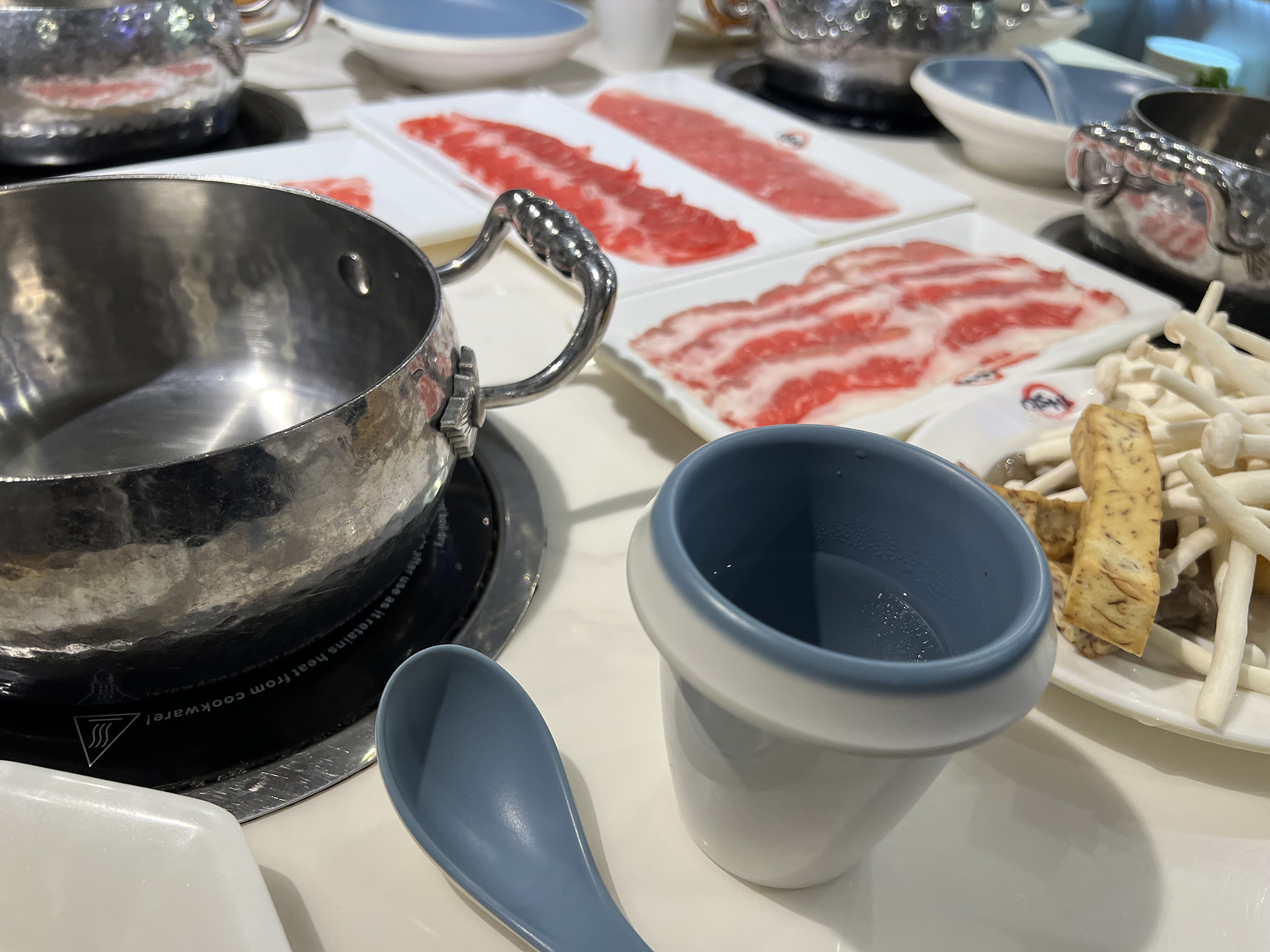 Oishi Shabu Shabu in Irvine, California (Photo by Julie Nguyen)