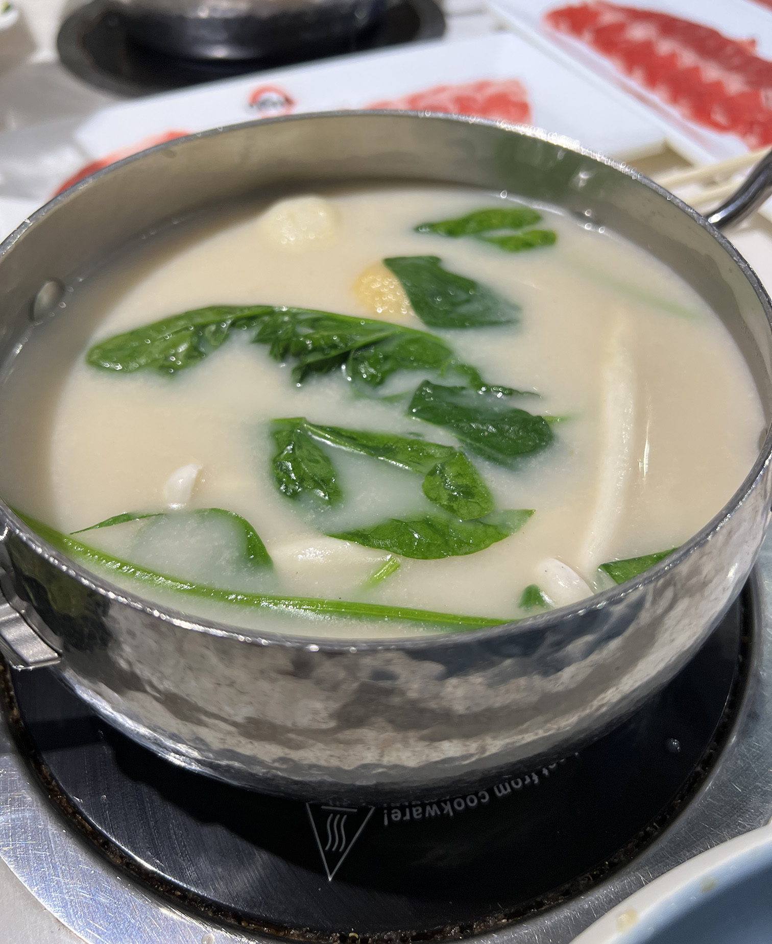 Oishi Shabu Shabu in Irvine, California (Photo by Julie Nguyen)