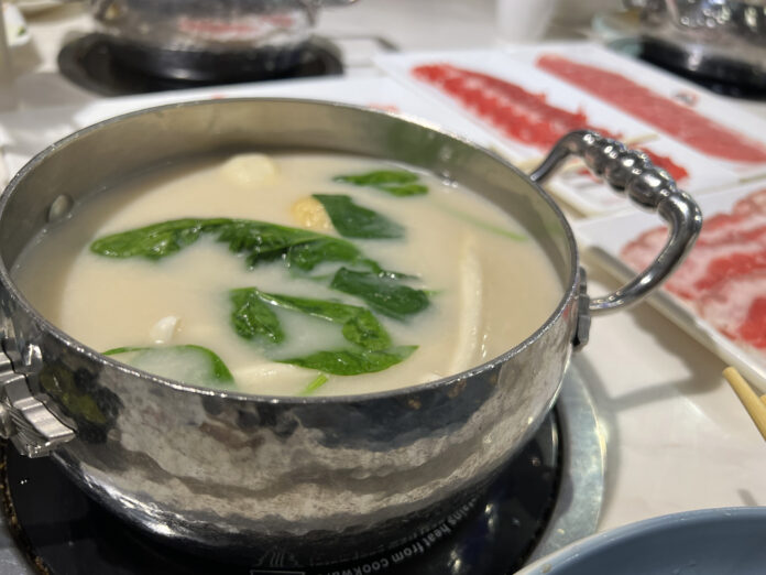 Oishi Shabu Shabu in Irvine, California (Photo by Julie Nguyen)