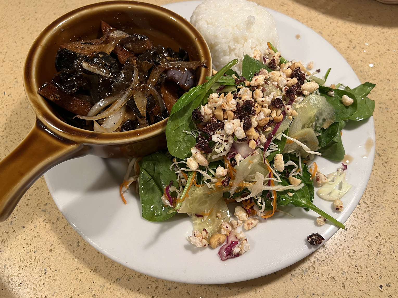 Cá kho tộ chay at The Sun Vegan in Fountain Valley, California (Photo by Julie Nguyen)