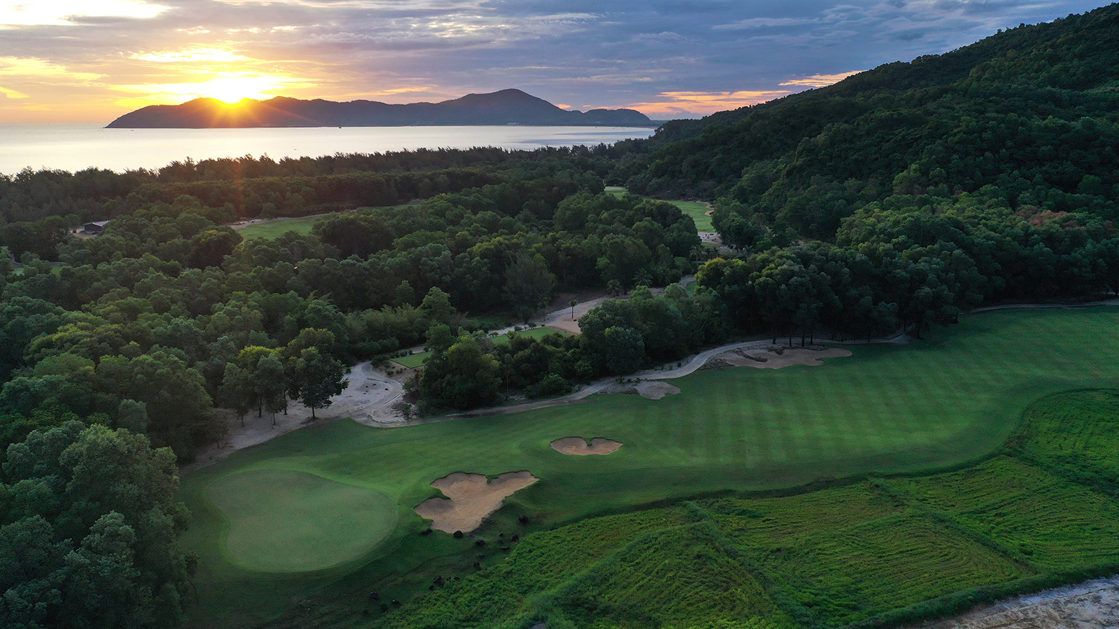 Laguna Golf Lang Co, a Sir Nick Faldo Signature Design, is another of Central Vietnam’s array of world-class layouts