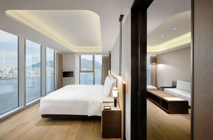 Wyndham Grand Ijin Busan - Corner Suite King