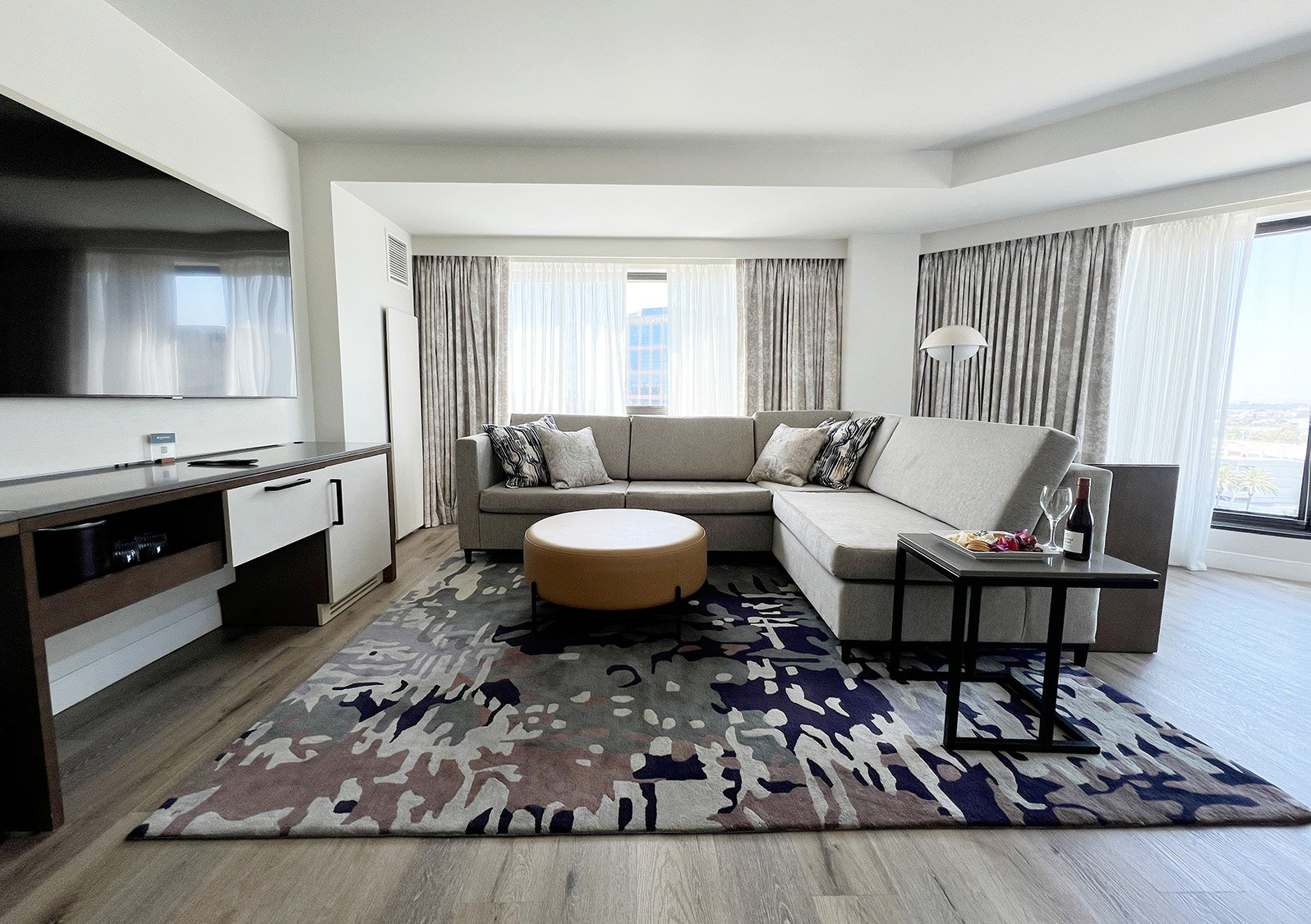 Studio Corner Suite at Sonesta Irvine hotel (Photo by Julie Nguyen)