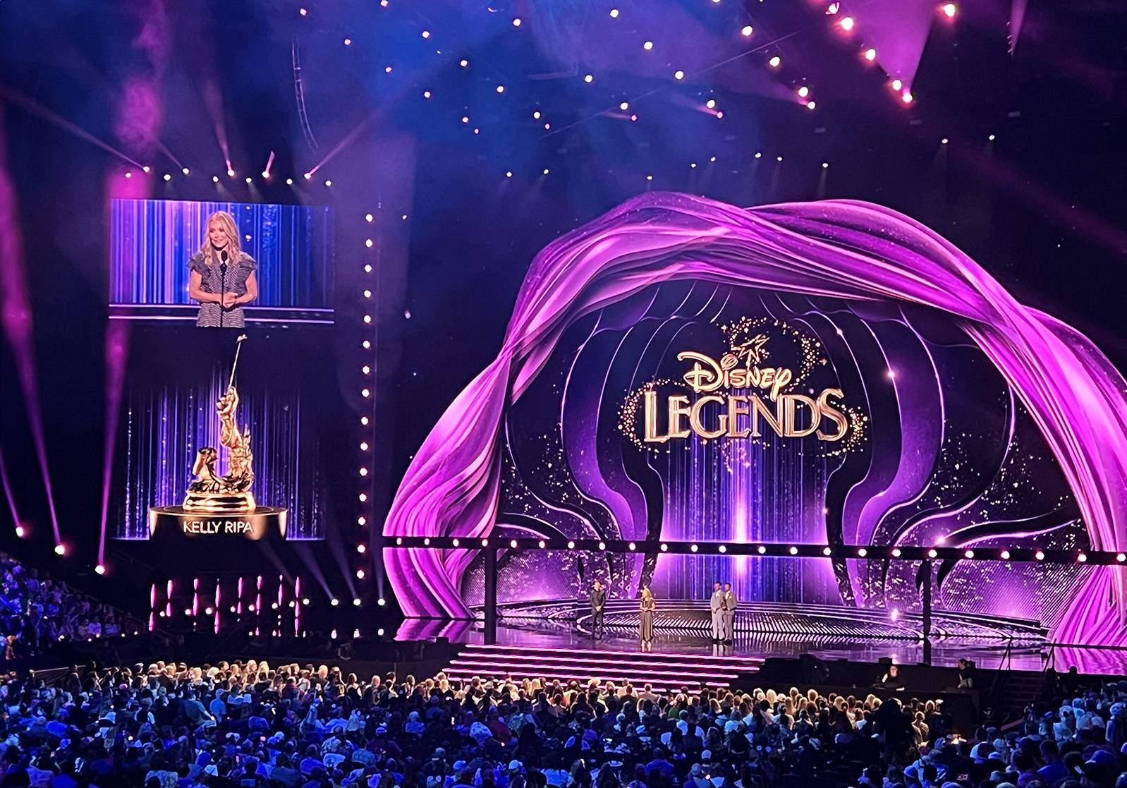 Kelly Ripa - 2024 Disney Legends Award Ceremony at D23 (Photo by Julie Nguyen)