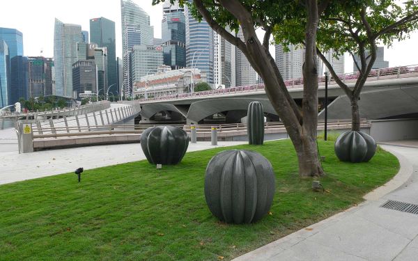 Seeds by Han Sai Por at Esplanade Waterfront